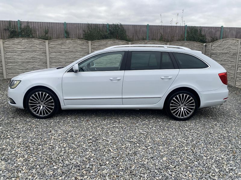 Škoda Superb 2.0TDi 4x4 170PS DSG L+K COMBI - fotka 5 z 158