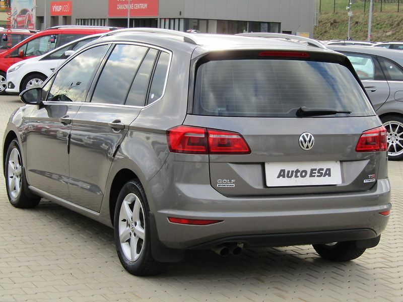 Volkswagen Golf Sportsvan (2015) 1.4 TSi, ČR, STK1/28 - fotka 4 z 17