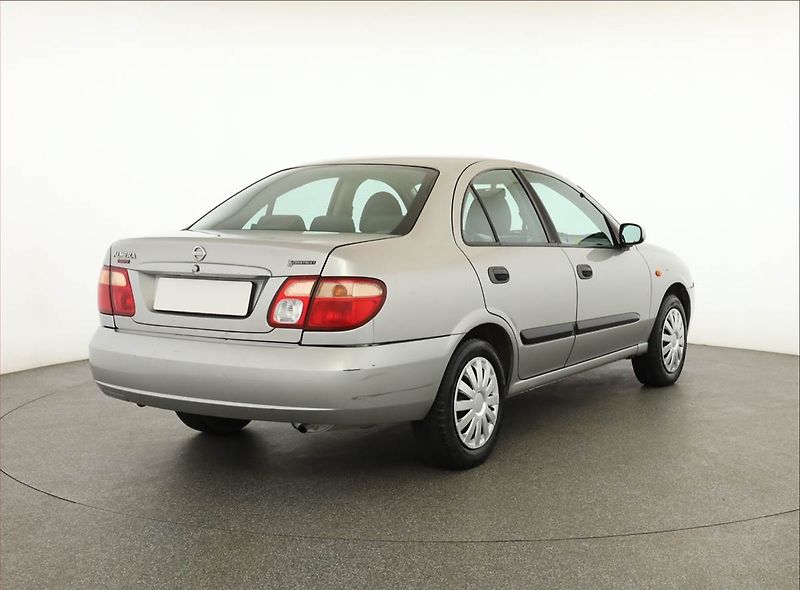 Nissan Almera (2004) 1.5, nová STK, Klima - fotka 5 z 14