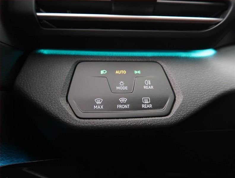 Volkswagen ID.4 (2021) Pro Perf. (82 kWh), digi klima - fotka 18 z 24