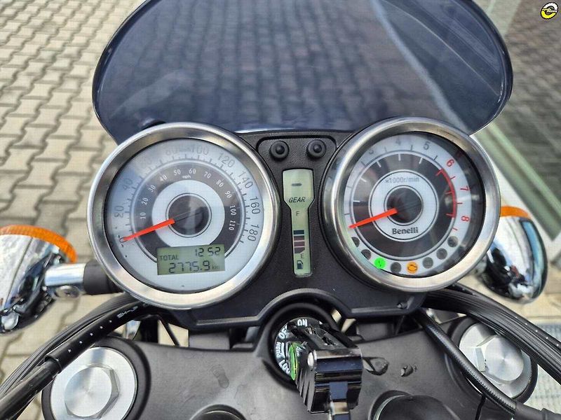 Benelli Imperiale 400 (2020) - fotka 19 z 20