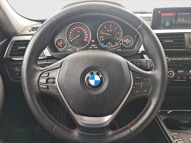 BMW Řada 3 (2017) Sport Line 320 d, Automat - fotka 18 z 18