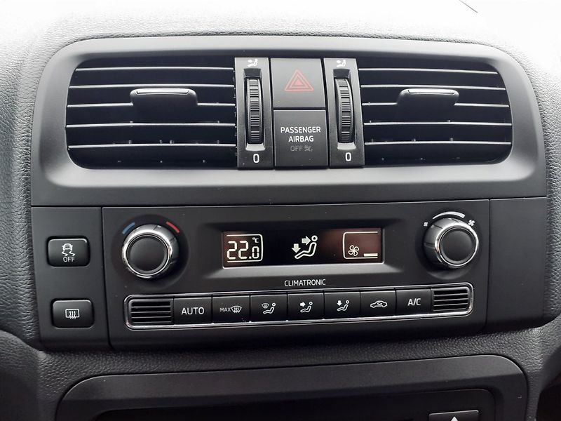Škoda Fabia (2014) KOMBI 1.2 TSi  AMB - fotka 10 z 33