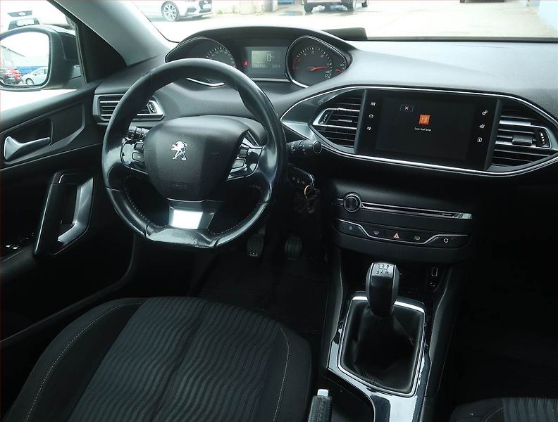 Peugeot 308 (2014) 1.6 HDi, Tempomat - fotka 7 z 13