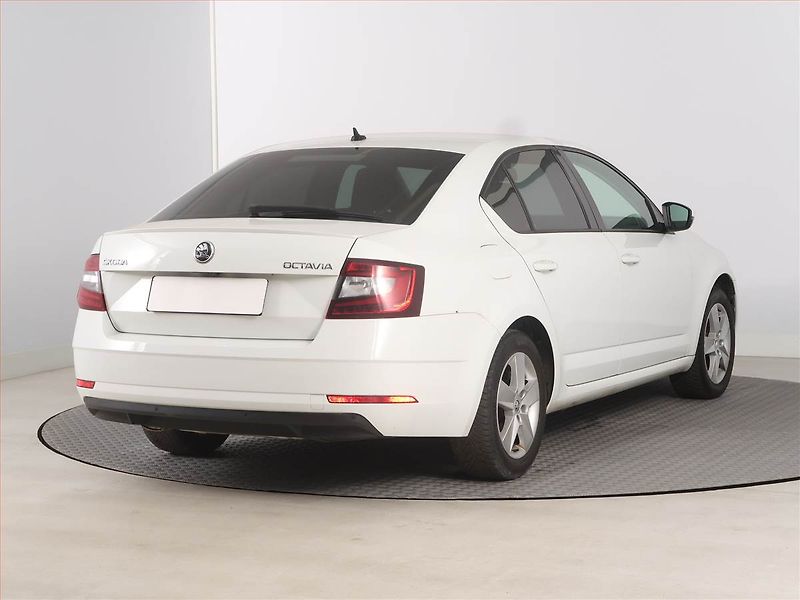 Škoda Octavia (2019) 1.5 TSI, Automat, Navi - fotka 5 z 21