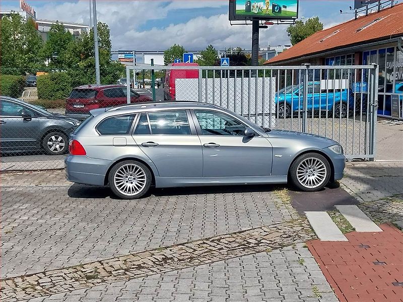BMW Řada 3 (2005) 325 i, Xenony, Park. senzory - fotka 6 z 16