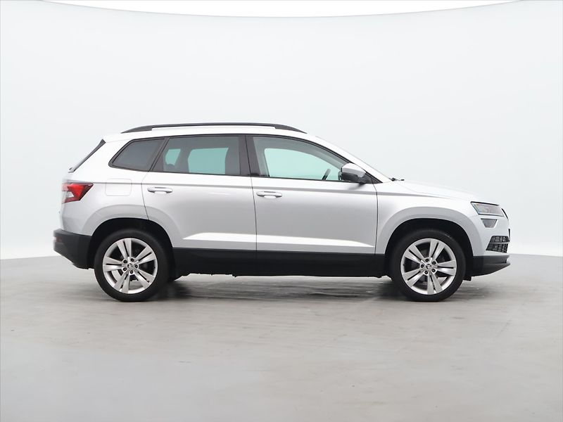 Škoda Karoq 1,6 TDI DSG Style Sport Navi - fotka 8 z 39