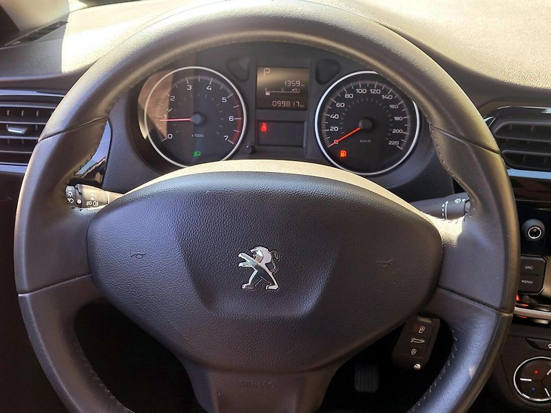 Peugeot 301 EAT6 115k *SERV.KN*CZ, 1xMaj - fotka 37 z 42