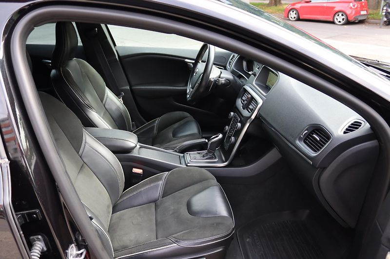 Volvo V40 Volvo V40 R-Design 140kW - fotka 46 z 55
