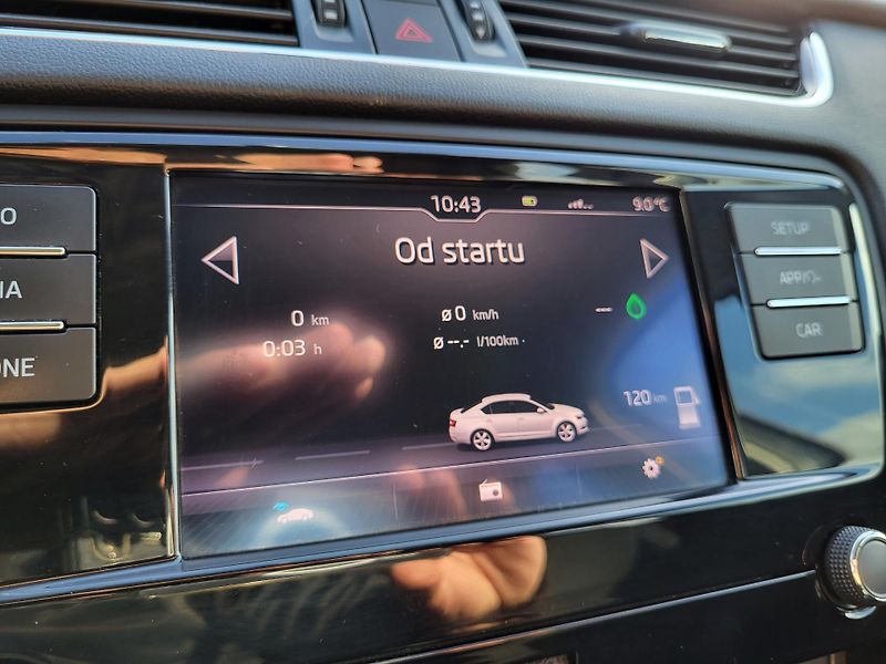 Škoda Octavia 2.0 TDi 110kW AMBITION - fotka 16 z 43