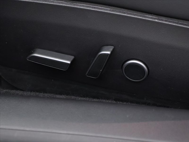 Tesla Model 3 Long Range 79kWh AWD sOH 93,3% - fotka 18 z 31