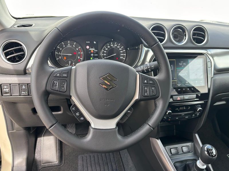 Suzuki Vitara 1,4 BoosterJet Elegance - fotka 14 z 26