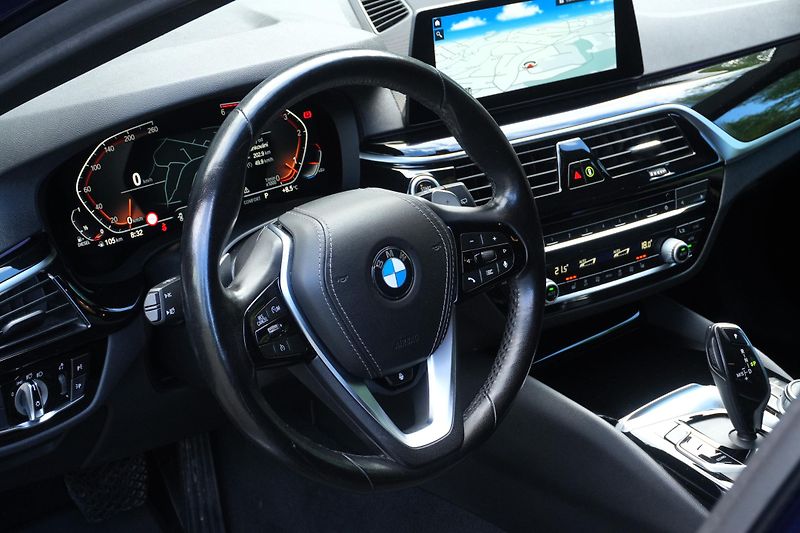 BMW Řada 5 530d xDrive, Kamera, ČR, Hi-Fi - fotka 16 z 40