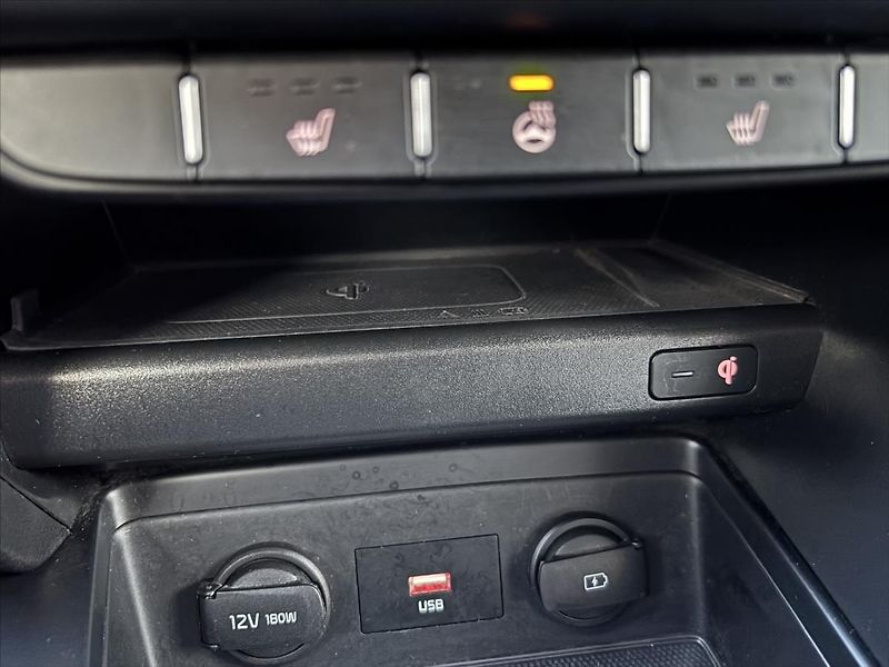 Kia Ceed 1,5 TGDi 118kW TOP ZÁRUKA NAVI - fotka 28 z 39