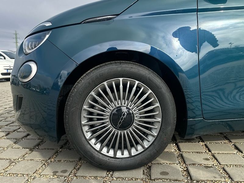 Fiat 500 (2026) Hybrid Torino 1.0 BSG 65k MT6 - fotka 12 z 23
