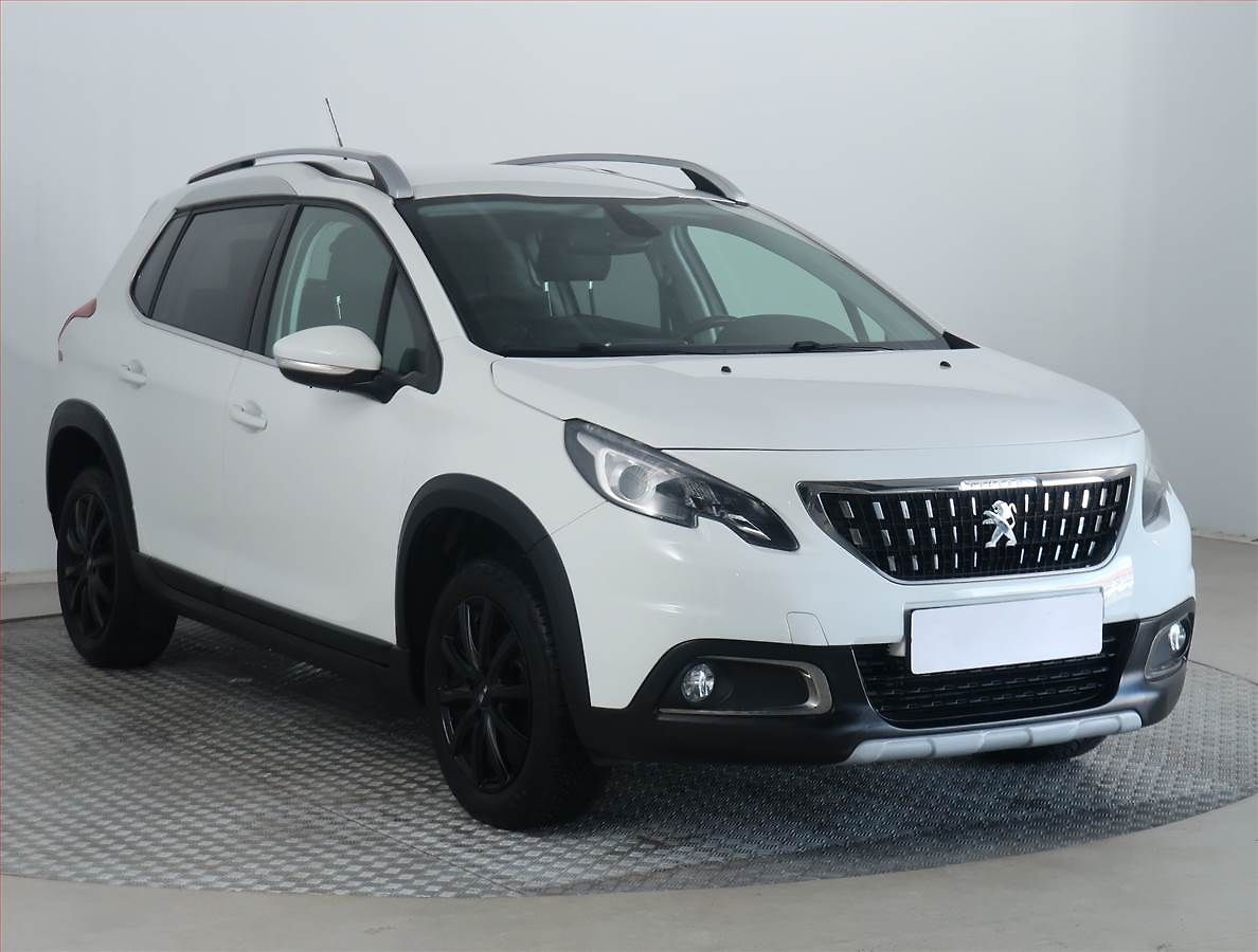 Peugeot 2008 1.2 PureTech, ČR,1.maj