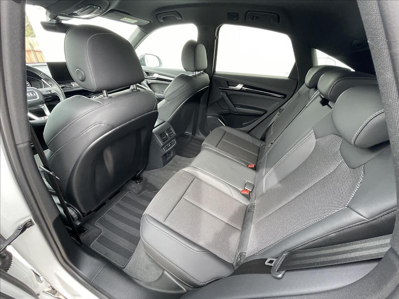 Audi Q5 2,0 TDI quattro S line  Sportb - fotka 16 z 23