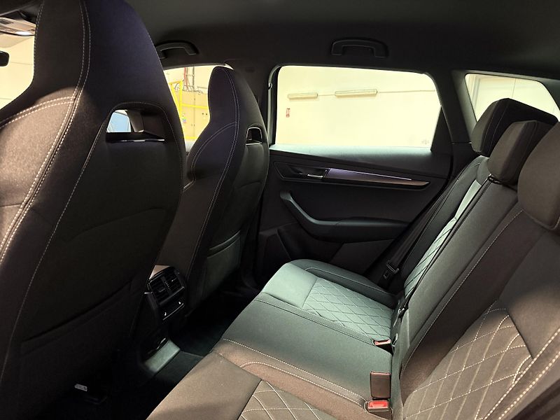 Škoda Karoq 1.5 TSI 110kW Sportline DSG - fotka 11 z 14