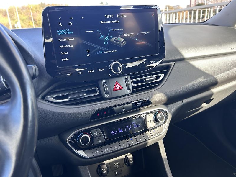 Hyundai i30 Kombi 1.6 CRDi - fotka 17 z 33