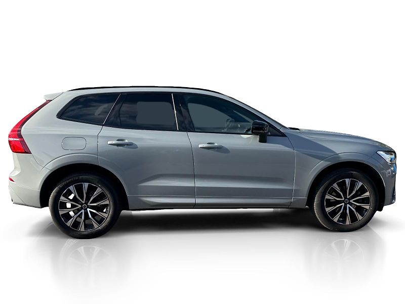 Volvo XC60 B5 AWD /1. maj / výhřev + kola - fotka 7 z 40