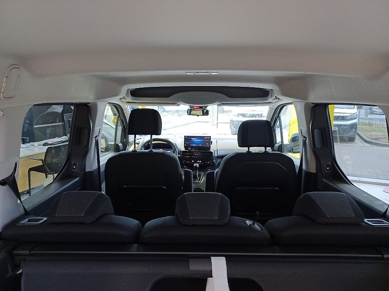 Opel Combo (2025) Elegance Plus 1,5 CDTi MT6 - fotka 9 z 27