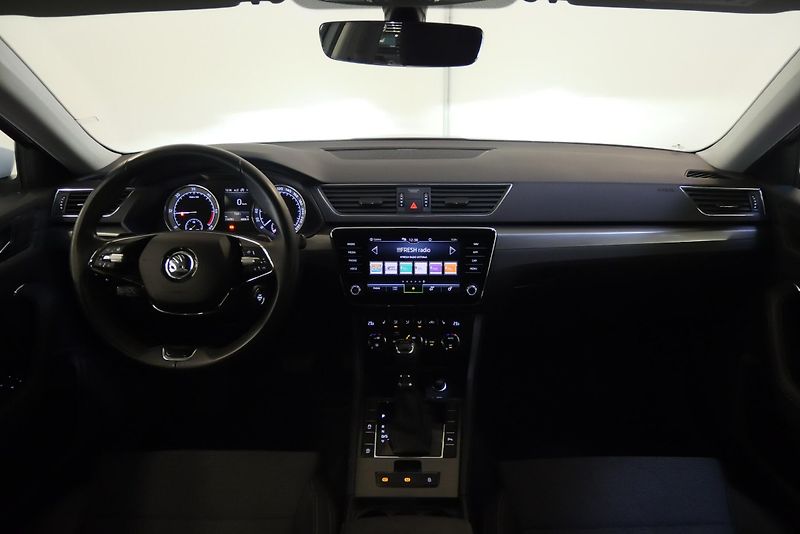Škoda Superb - fotka 5 z 27