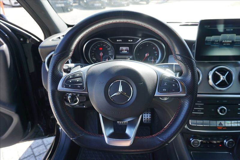 Mercedes-Benz GLA 2,1 220d 4M 1.maj ČR - fotka 12 z 17