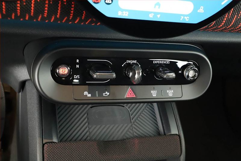 Mini Countryman (2025) S All4, JCW, HUD, Kamera - fotka 16 z 20