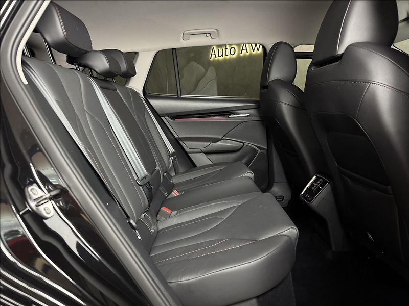 Škoda Enyaq 80 LED Matrix Assist Kamera - fotka 14 z 48