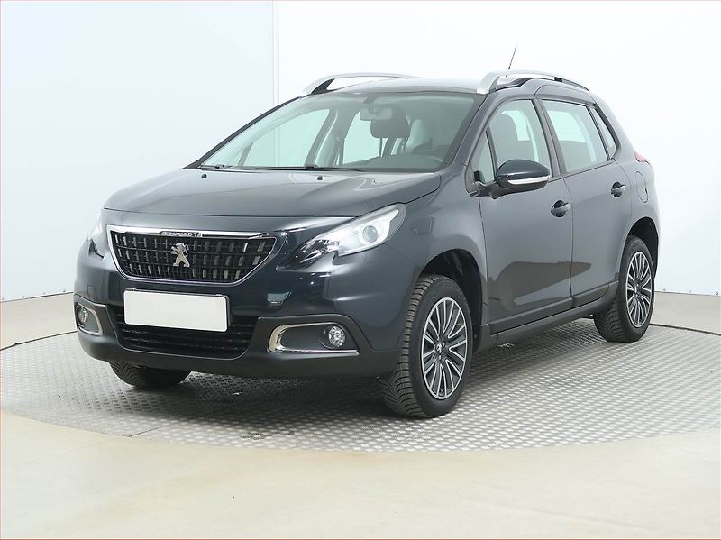 Peugeot 2008 (2019) 1.2 PureTech, Tempomat - fotka 2 z 15