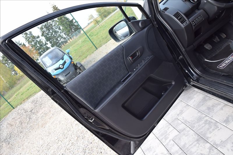 Mazda 5 1,8 i(MZR) 85KW 7 MÍST TAŽNÉ - fotka 20 z 40