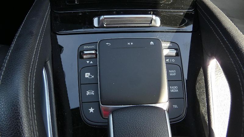 Mercedes-Benz GLE 300d 4Matic - fotka 17 z 26