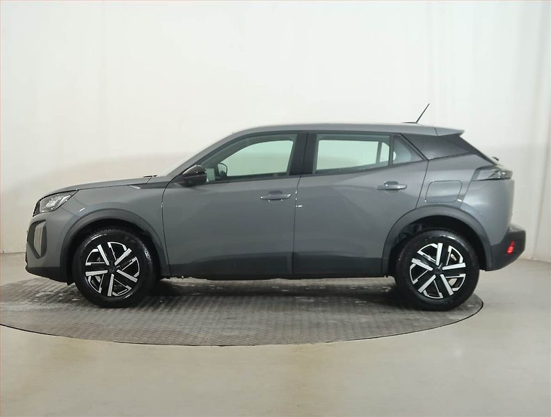 Peugeot 2008 (2024) 1.2 PureTech, ČR,1.maj - fotka 3 z 13