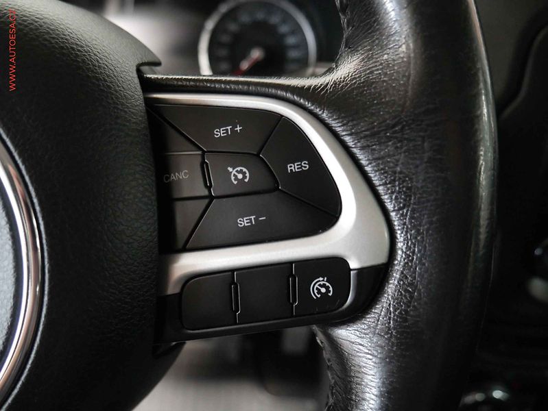 Jeep Renegade (2015) 2.0 CRD 4x4, 2.maj,ČR, AC - fotka 19 z 24