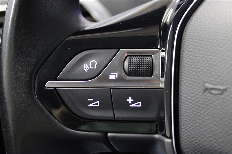 Peugeot 5008 1,5 HDi 1.majitel CZ 7 míst - fotka 15 z 35
