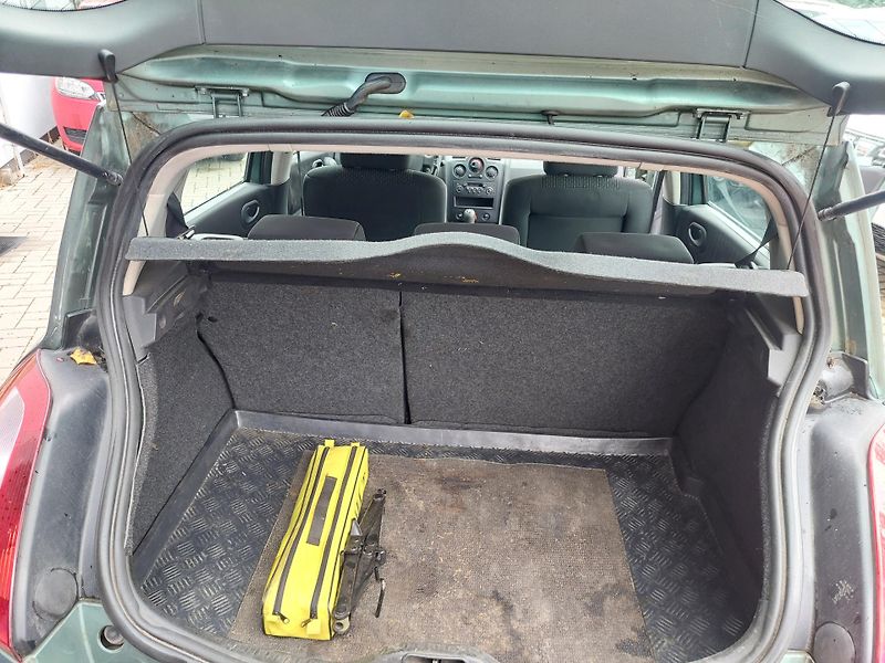 Renault Mégane (2005) II. 1.4i-16v - fotka 18 z 22