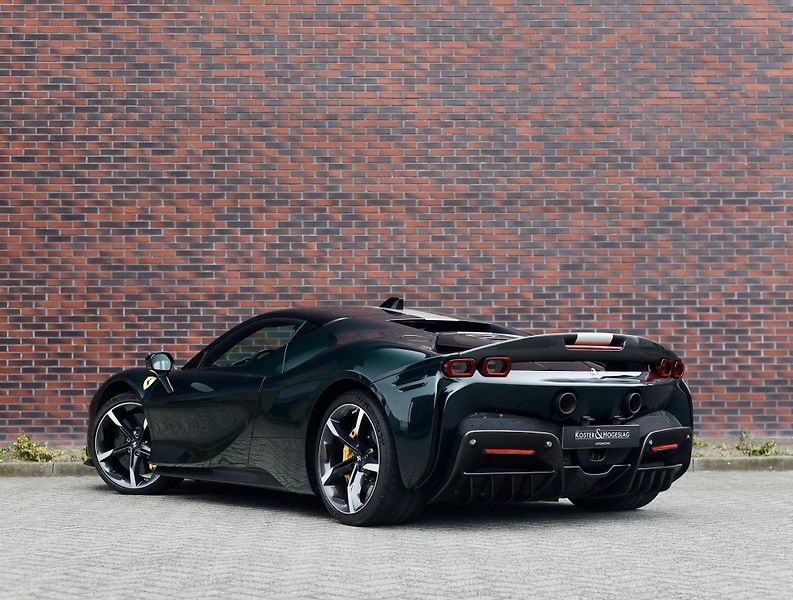 Ferrari SF90 (2021) Stradale 4.0 V8 1001PS 4x4 Ate - fotka 2 z 72