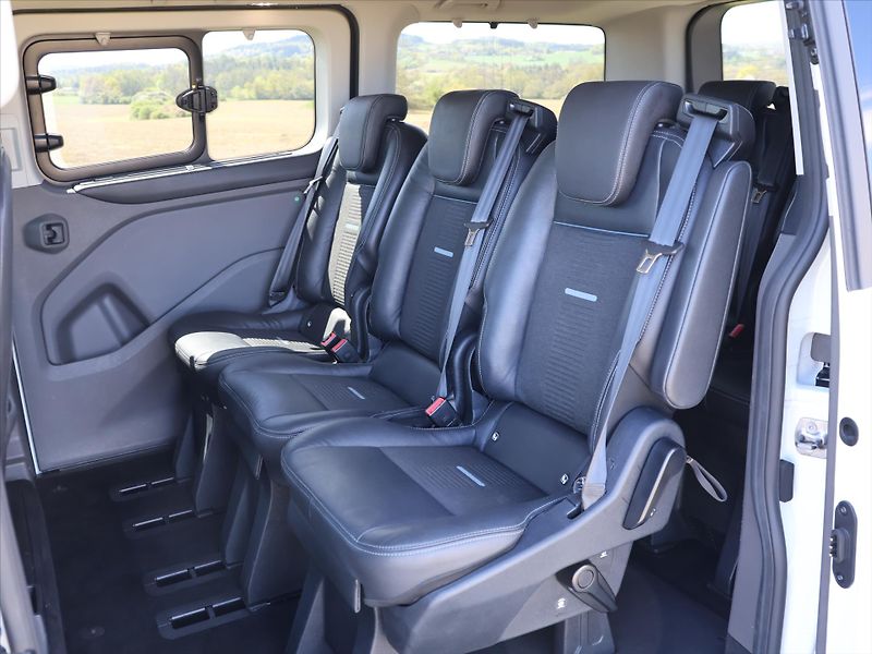 Ford Tourneo Custom 2,0 TDCI 136kW Active 1Maj DPH - fotka 15 z 29