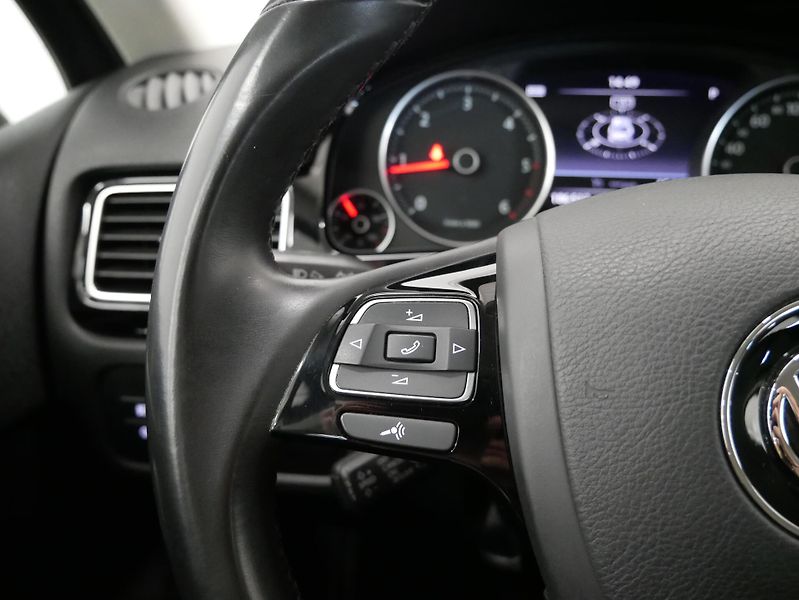 Volkswagen Touareg - fotka 15 z 25