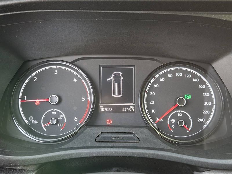 Volkswagen Caravelle (2022) 2.0 TDI DSG Long 9míst WEBASTO - fotka 19 z 43