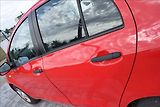 Toyota Yaris 1,0 i 51KW ZAD. PARK. SENZORY - náhled 12