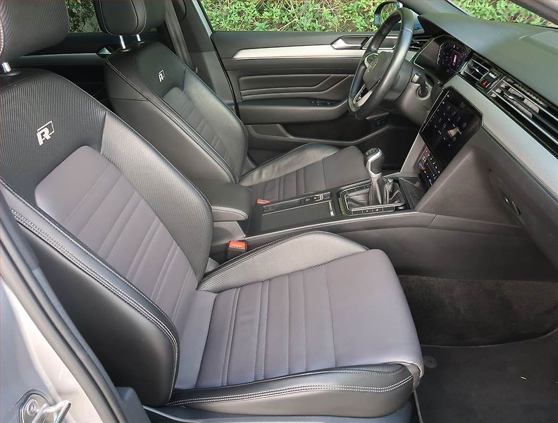 Volkswagen Passat (2020) R-Line 2.0 TDI, Serv.kniha - fotka 9 z 24