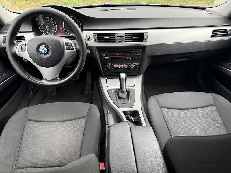 BMW Řada 3 330XD - fotka 9 z 21