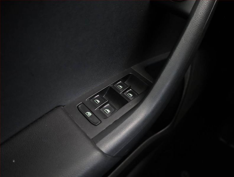Škoda Octavia (2015) 2.0 TDI, Tempomat - fotka 16 z 19