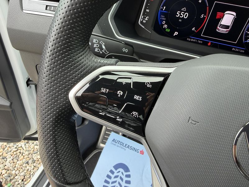 Volkswagen Tiguan Allspace R-Line 2,0 TDi/110kW 4x4 DSG  - fotka 18 z 106