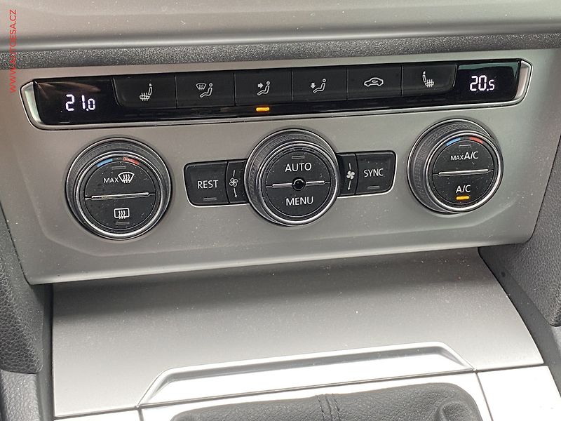 Volkswagen Passat (2015) 1.6 TDi, Comfortline, TZ - fotka 15 z 17