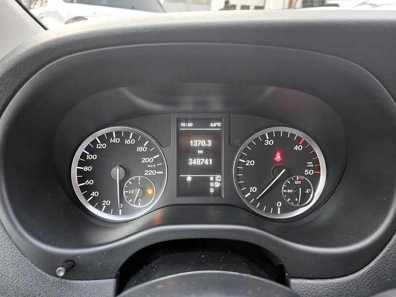 Mercedes-Benz Vito Tourer 9-míst 4Matic serv.kn. - fotka 16 z 16