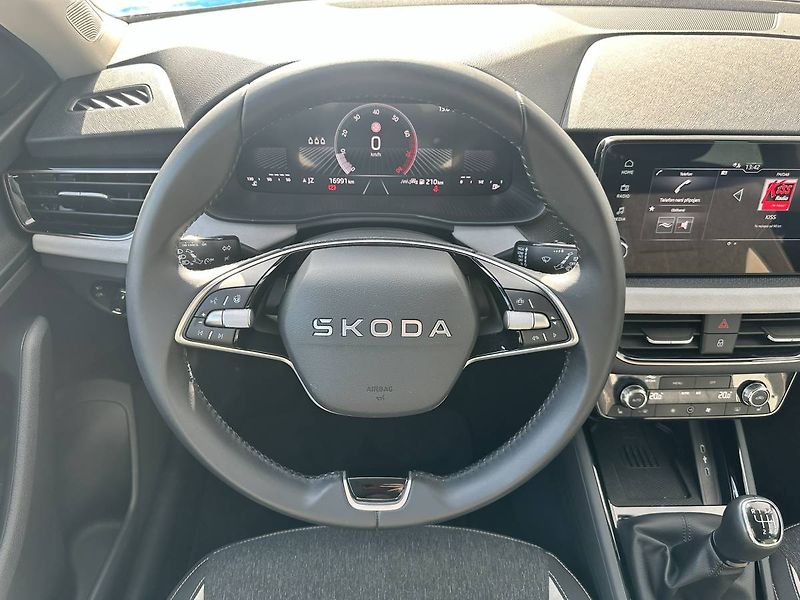 Škoda Kamiq Top Selection 1,0 TSI 85kW MT6 - fotka 8 z 29