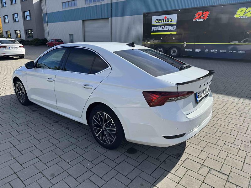 Škoda Octavia (2021) 2.0 TDI DSG Sport Packet - fotka 3 z 13