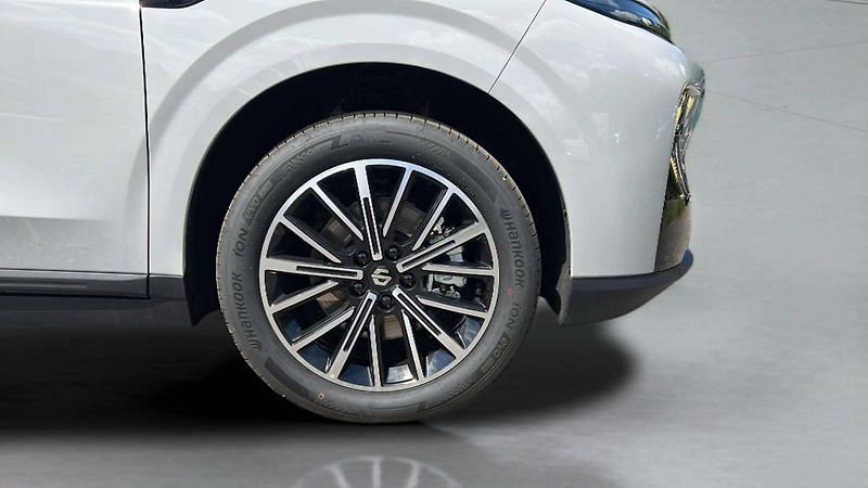 Leapmotor B10 (2026) DESIGN PROMAX baterie 67,1kWh - fotka 28 z 33